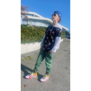 Jett Klyne Instagram - ☀️ 
.
..
… 
@curtisversion1 👀