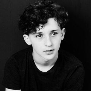 Jett Klyne Instagram - i got a new job 😎 Ecuador 🇪🇨 im comin for you! Deets later 😁

#featurefilm #younghollywood #actor