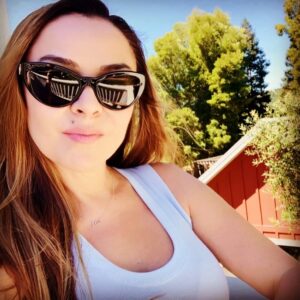 Jewels Jaselle Instagram - “Remember you are the sky and everything else is just the weather!” Happy Valentines Day! #happyvalentinesday #valentinesday #loveandfriendship #sky #love #muah ❤️❤️🥰😍😘
