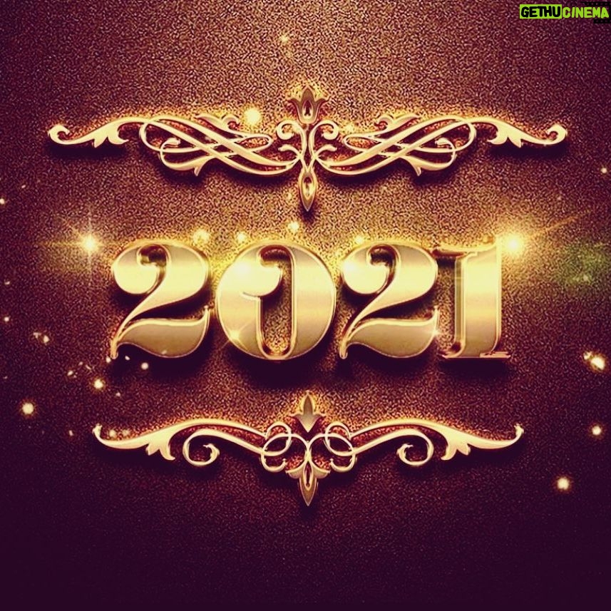 Jewels Jaselle - 118 Likes - Wishing everyone nothing but the best in 2021 here’s to a HAPPY NEW YEAR! #cheers #newyear #happynewyear #happyholidays #joy #health #love #abundance