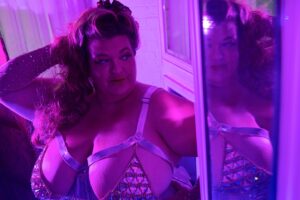 Jezebel Express Instagram - ⚡️ELECTRIC LOVE ⚡️First glimpse at my recent shoot with @boudoirbynomi. Feeling this picture of me feeling myself! 👩🏻‍🎤💅🏻🔮