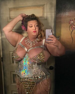 Jezebel Express Instagram - Really enjoyed this costume in this lighting. Not sure what I was doing with my hair. ✨🤷‍♀️