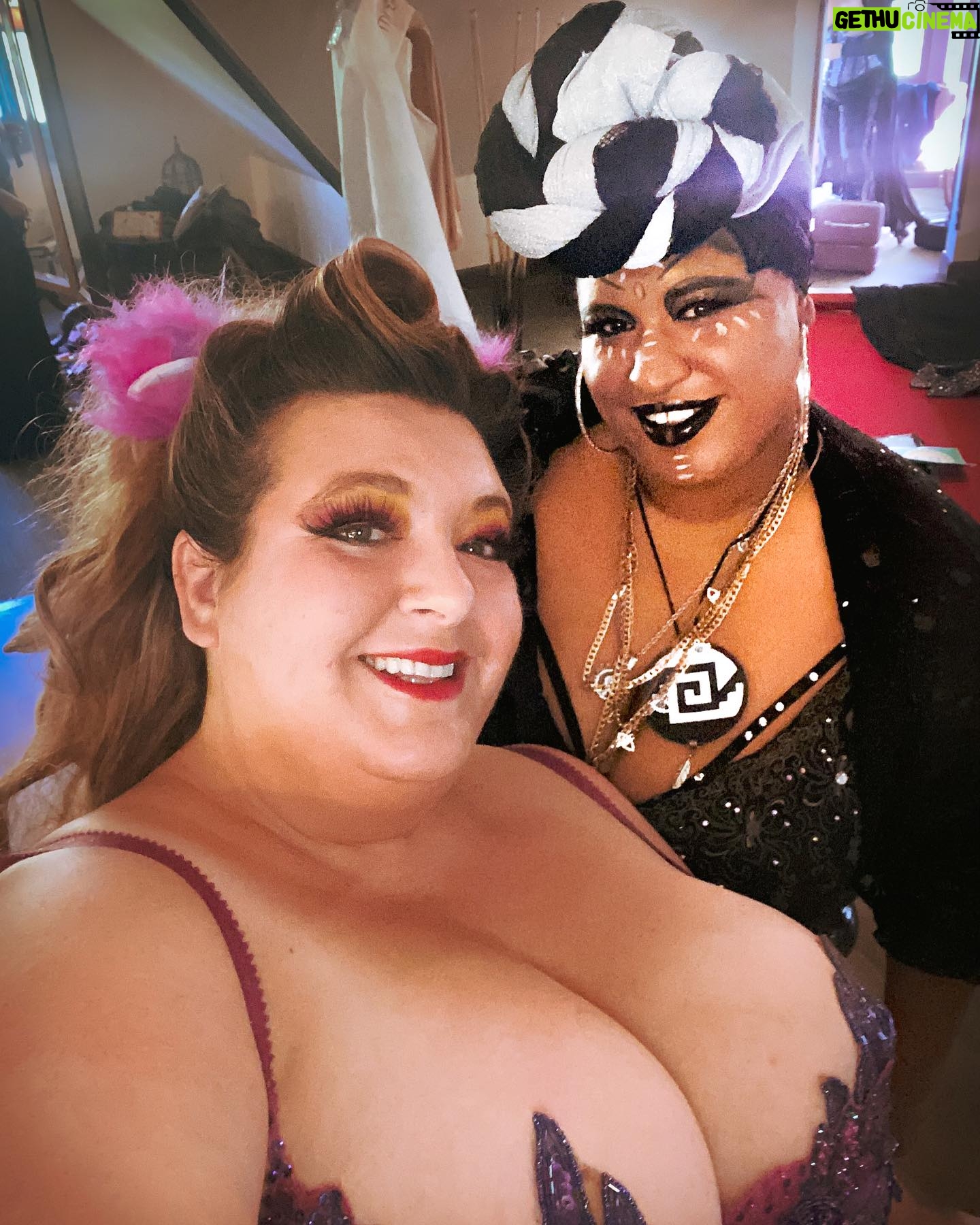 Jezebel Express - 400 Likes - I had such a blast at @lacyknightly123 TEASY BELLE brunch show yesterdayā thank you so much for having me! šš³ I didnāt take enough pictures, but Iām glad I managed to snap one with babe @dahlia_kash ! šāØš„°