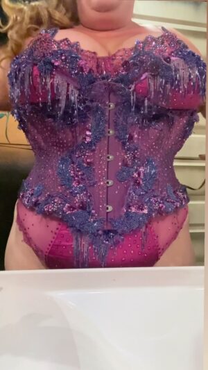 Jezebel Express Instagram - Lacing in last night ✨🎀✨ (I can go tighte,r but it was a quick change… and frankly I prefer to leave a little wiggle room for breathing while dancing!) #corset #glamour #plussize #dancer #nightlife #sparkles #plussizefashion