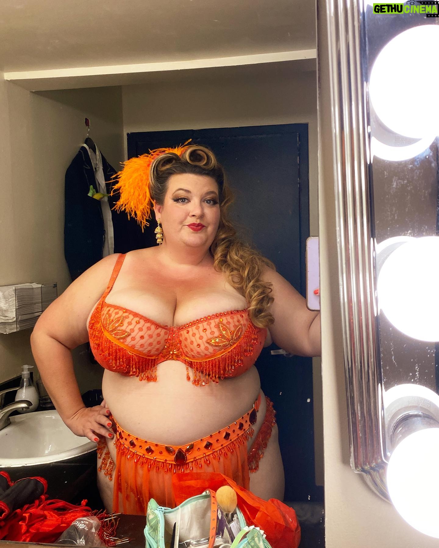 Jezebel Express - 600 Likes - Itās decorative gourd season, m*therf*ckers. š Last nightās @newyorkburlesquefestival show was incredible and judging by the amount of orange accents & costumes, we are READY FOR FALL! Thanks @angiepontani @jengapay for having me & curating one hell of a festival & @burlesquebishop, our lovely kittens & the whole team for keeping the wheels on the train! I know it takes a lot of people to make a festival go and I appreciate all of you ! š§”