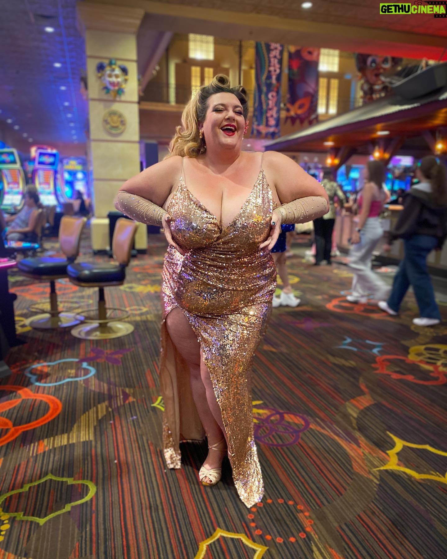 Jezebel Express - 658 Likes - If you got it, flaunt it! Every night of BHOF has an unofficial āthemeā- the reigning royalty and legends pick colors for es v night. Last night, the theme was āpinkā- check my story for a little look at all the gorgeous colors and humans who attended the show! š
