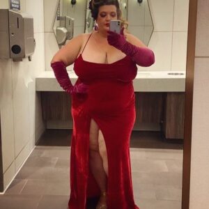 Jezebel Express Instagram - Is it even BHOF if you don’t post a bathroom selfie in a velvet gown?