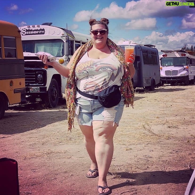 Jezebel Express - 402 Likes - Showgirl mode OFF at @descendonbend ā”ļøI spent labour day weekend with a bunch of nomads in the Oregon outback and it was such a blast. Iāll be posting more about that at @lovejez if youāre interested⦠in showpony news, Iāll be in NYC twice in September for two very special shows, so stay tuned here for info on that! ⨠thanks @crizzlecalanca for the photo (and for everything.) ā¤ļø