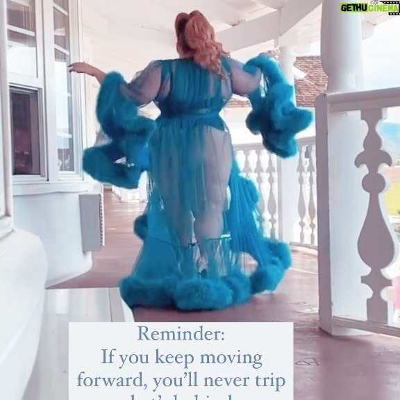 Jezebel Express - 2.9K Likes - For anyone who needs to hear it today: you canāt change the past, but you can always change the future. ā¤ļø
Robe is @catherinedlish, naturally āØ