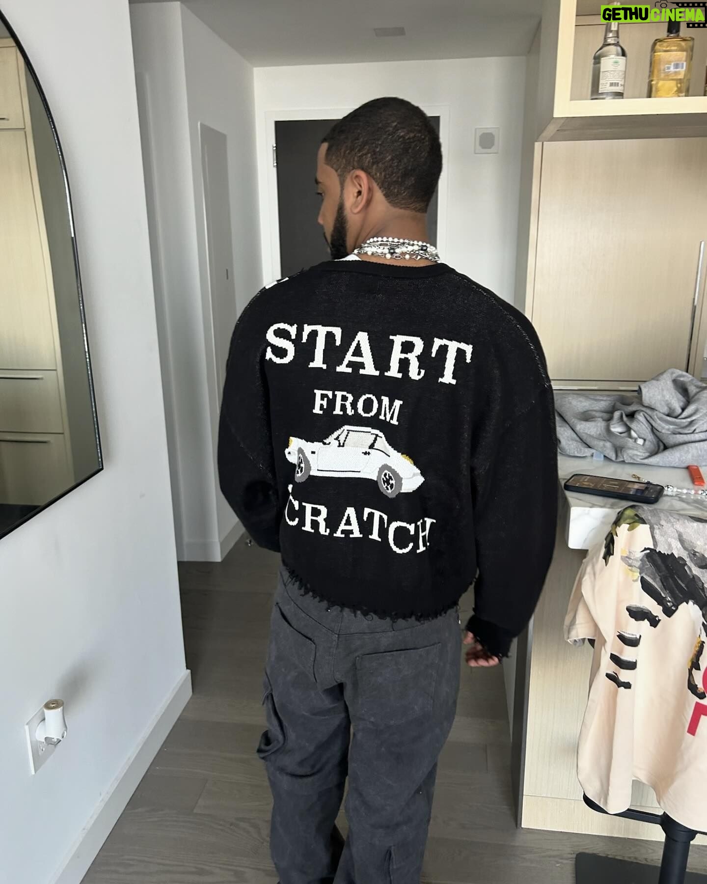 Jharrel Jerome - 29K Likes - life these days
1. ninety degrees in my backyard
2. billboard baby
3. virgo cast acting a fool
4. more unreleased music
5. pre shoot
6. bulk season
7. who you think i’m plotting on?
8. blessed to be nominated
9. patience you must have
10. variety emmy portrait