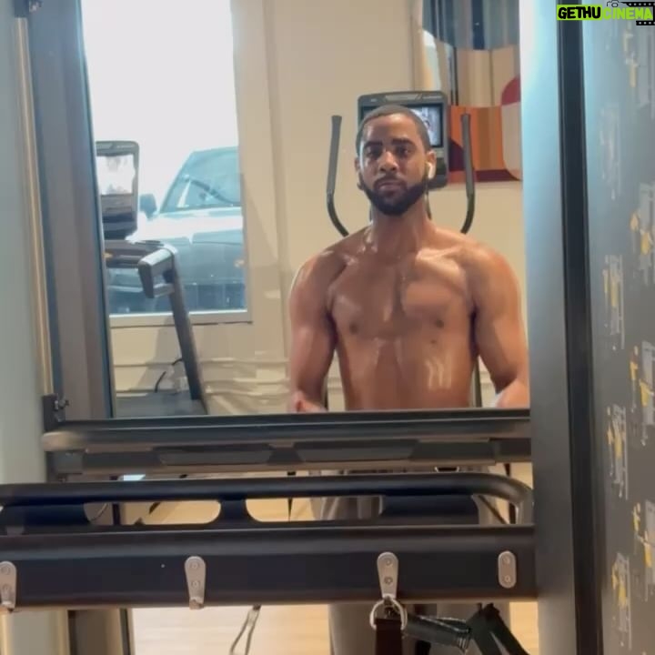 Jharrel Jerome - 29K Likes - life these days
1. ninety degrees in my backyard
2. billboard baby
3. virgo cast acting a fool
4. more unreleased music
5. pre shoot
6. bulk season
7. who you think i’m plotting on?
8. blessed to be nominated
9. patience you must have
10. variety emmy portrait