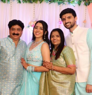 Jheel Mehta Instagram - New beginnings 💖🧿 #LoveAJkal 
And a new family photo 🫶🏻
Did my own makeup for a small ceremony that we had with our families!😋
.
.
.
.
#JheelKePyaarMeDube #JheelMehta #BrideToBe #indianwedding