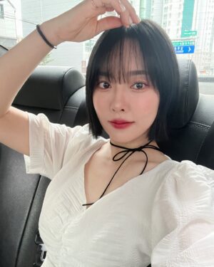 Ji Eun-seo Instagram - 비행기 지연 ^^^...
택시타고 공항 온 보람 1도 없다