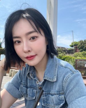 Ji Eun-seo Instagram - 바다뷰 카페 👍🏻👌🏻
