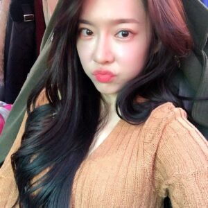 Ji Eun-seo Instagram - 저 옷 곧 버릴거라서
추억삼으려고 사진 올려쥼