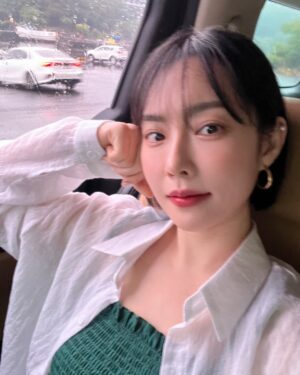 Ji Eun-seo Instagram - 사진은 흔들려야 제맛 ~!