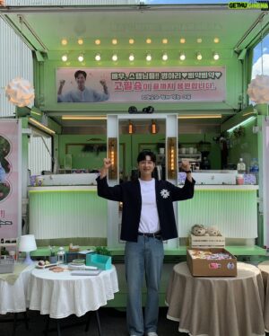Ji Hyun-woo Instagram - 늘 고맙고 고마워요~!!!🙏🌈🌼🌸🌳🍀⭐️🌕
매번 지칠 때 마다 응원해주셔서 저는 물론 스텝분들도 즐겁게
촬영하고 있습니다. 
이제 진짜 여름이 다가오고 있으니 건강 잘 챙겨주세요~!!!