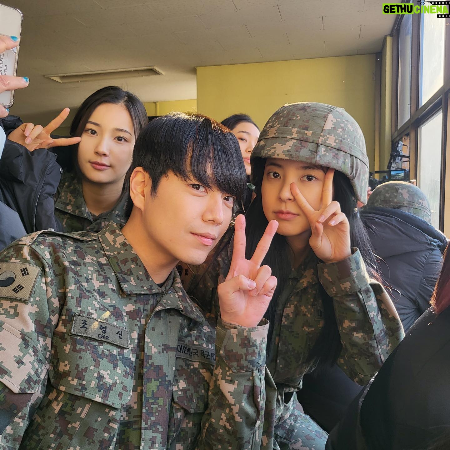 Ji Min-hyuk - 197.5K Likes - 군복교복뒤죽박ㅈㅜㄱ
🪖📚🟣
아직 안본사람 2부 나오기전에 빨리 !
Part2 04.21
Soon⭐️
#dutyafterschool
#조영신