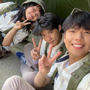 Ji Min-hyuk Instagram - 조영신입니다!!

#방과후전쟁활동
#교복버전
#조영신
#dutyafterschool 
🔫🔫
