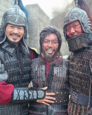 Ji Seung-hyun Instagram - Thank you and good bye!

양규 장군님으로 살 수 있어 행복했습니다!
감사합니다🏹
그동안 고마웠소!

#고려거란전쟁 끝까지 많은 사랑 부탁드립니다

#양규#koreakhitanwar#kbs