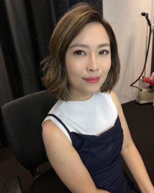 Jia Hui Siau Instagram - New publicity shot! 新宣传照！

Showing the Behind-The-Scenes unedited photos too! 😊 (only adjusted colour, confirm no edits to the face or figure 矮就矮呗～)

生图总比较真实，是你比较喜欢的吗？

Hair: @sv_priscillialoo @svstylehouse 
Makeup: @themakeuproom_sg #JyueHuey