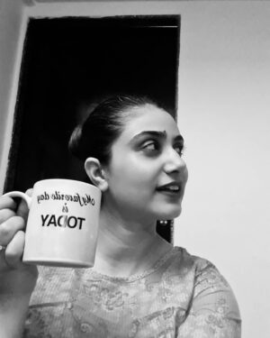 Jia Sharma Instagram - My favorite day is Today
#photooftheday #jiasharma #southcinema #southactress #teatime #biscuit #friends #ourtime #ourpost