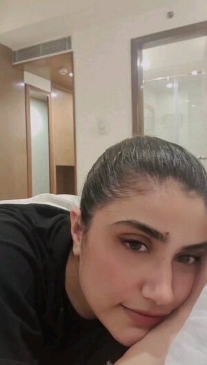 Jia Sharma Instagram - Oh my God.....

#reelsinstagram #hollywood #bollywood #cutenessoverload #explore #experiment #jiasharma #telugucinema #southcinema #arjunreddy #kabirsingh #reelkarofeelkaro #indiangirls #indiabeauty #indiancinema #contentcreator #creativity #videooftheday
