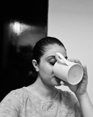 Jia Sharma Instagram - My favorite day is Today
#photooftheday #jiasharma #southcinema #southactress #teatime #biscuit #friends #ourtime #ourpost