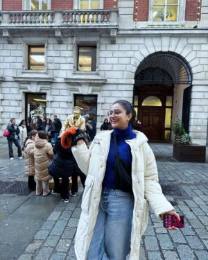 Jia Sharma Instagram - Work,travel,save,reapeat 

#Christmas #coventgarden #london #england🇬🇧 #travelawesome #travelingram #traveladdict #journey #newyear #2024 #picsoftheday #bye2023 #celebration #bollywood #tollywood #winterwonderland #wintervibes #jiasharma #jia