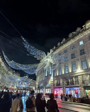 Jia Sharma Instagram - Work,travel,save,reapeat 

#Christmas #coventgarden #london #england🇬🇧 #travelawesome #travelingram #traveladdict #journey #newyear #2024 #picsoftheday #bye2023 #celebration #bollywood #tollywood #winterwonderland #wintervibes #jiasharma #jia