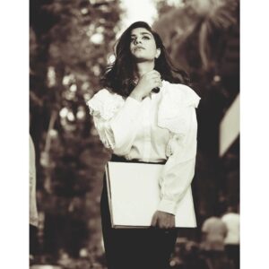 Jia Sharma Instagram - With immediate effect 

#jiasharma #photooftheday #bollywood #southcinema #arjunreddy #actress #actorlife #southmovies #indianattire #indiabeauty #indiancinema #indiangirls #indianphotography