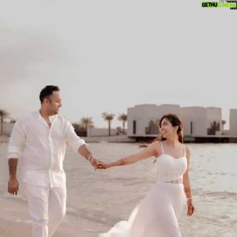 Jigar Saraiya - 1.3K Likes - Dev and Anjali's love story unfolded against the vibrant backdrop of Bahrain, a celebration of romance immortalized through our lens, encapsulating the essence of their eternal bond ❤
.
.
.
.
Shot by: @israniphotography
Couple: @devmoorjani @anjalisambhwani
.
.
.
.
@jigarsaraiya @sachinjigar @shreyaghoshal @sonymusicindia@soulfulsachin @priyasaraiyaofficial @sanjanavij @romilved @ericpillai
.
.
.
.
.
.
.
#PreWedding #PreWeddingShoot #bahrain #preweddinginbahrain #IsraniPhotography #Director #FashionPhotographer #TuMeriHai #JigarSaraiya #SachinJigar
#ShreyaGhoshal #SachinSanghvi #PriyaSaraiya