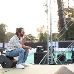 Jigar Saraiya Instagram - If you ever plan to attend a #sachinjigarlive concert, try catching the sound check session too, it’s generally an hour before the gig, we all really really have fun, and I think it’s a very a involved and honest musical session before the gig, sometimes we do sing and enjoy the songs that we don’t end up singing at the actual gig that day. See you all at sound checks too..
Pictures by @karanghoda  @karanghodapictures