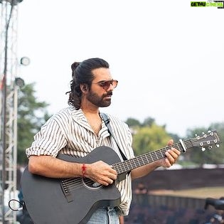 Jigar Saraiya - 3 Likes - If you ever plan to attend a #sachinjigarlive concert, try catching the sound check session too, it’s generally an hour before the gig, we all really really have fun, and I think it’s a very a involved and honest musical session before the gig, sometimes we do sing and enjoy the songs that we don’t end up singing at the actual gig that day. See you all at sound checks too..
Pictures by @karanghoda @karanghodapictures