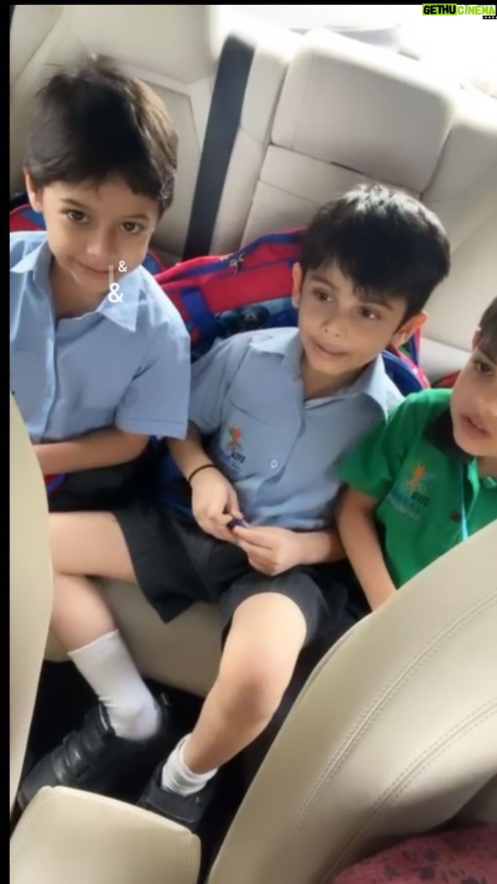 Jigar Saraiya - 1.4K Likes - Kaun aise school main jata hai 😂. #bakisabtheek @varundvn @amarkaushik @maddockfilms @kritisanon @soulfulsachin @sachinjigar @nowitsabhi @zeemusiccompany @amitabhbhattacharyaofficial #bakisabtheek #kids