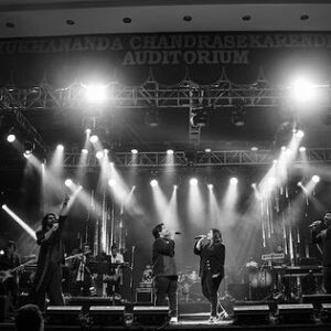 Jigar Saraiya Instagram - Thank you to everyone who showed up at Shanmukhananda for the gig, you guys absolutely nailed it.

A post about my emotional journey during this gig is coming up, but first, for the fans I can proudly call a big fat Sachin Jigar family and their love. Thank you, this one is forever. 06.08.23 Mumbai. @soulfulsachin @priyasaraiyaofficial @aslidivyakumar @txnishkxx @rashmeetkaur @romilved Designed and styled by @karishmakacharya photos by @karanghoda