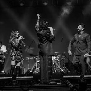 Jigar Saraiya Instagram - Thank you to everyone who showed up at Shanmukhananda for the gig, you guys absolutely nailed it.

A post about my emotional journey during this gig is coming up, but first, for the fans I can proudly call a big fat Sachin Jigar family and their love. Thank you, this one is forever. 06.08.23 Mumbai. @soulfulsachin @priyasaraiyaofficial @aslidivyakumar @txnishkxx @rashmeetkaur @romilved Designed and styled by @karishmakacharya photos by @karanghoda