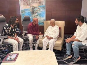 Jigar Saraiya Instagram - Sachin and me with our Guru Shri Rajesh Roshan ji, with his Guru Shri Pyarebhai ji. Blessed. ❤️
@soulfulsachin @rajeshroshan24 @rakesh_roshan9
