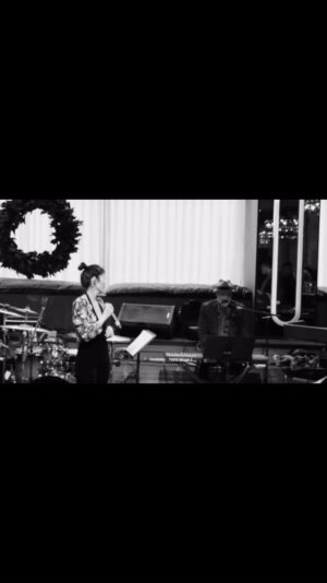 Jihae Instagram - Merry Christmas! I wish you find peace within so we can spread the peace. We need this!

Join me & Jeb to sing along. Harmonies welcome!

Full version of this duet with  @colwellmusic @youtube.com/jihae
Much love. ✨♥️ 🎄
Video by my dear friend  @mote_sinabel_aoki
