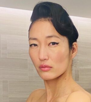 Jihae Instagram - Inspiring night at Glamour Women of the Year with  incredible women working towards positive change. Thank u @glamour @sambarry for having me. I was so moved by all the compassionate change makers.
My amazing team @danniellethomas @rscapellan @bri_face_killa @masondharris @teamid ; the glam team & my besties 👯‍♂️ @rita_nakouzi @oceanjules8 helped me get my look together as I self styled.  It takes a village!
Wearing @ronaldvanderkemp 
Make up @andrewcolvinmakeup 
Hair @rebekahcalo 
Jewelry @blisslau 
Shoes @louboutinworld Clutch @alexandermcqueen 
.
.
.
#glamourwomenoftheyear #jihae #fashion #glamour