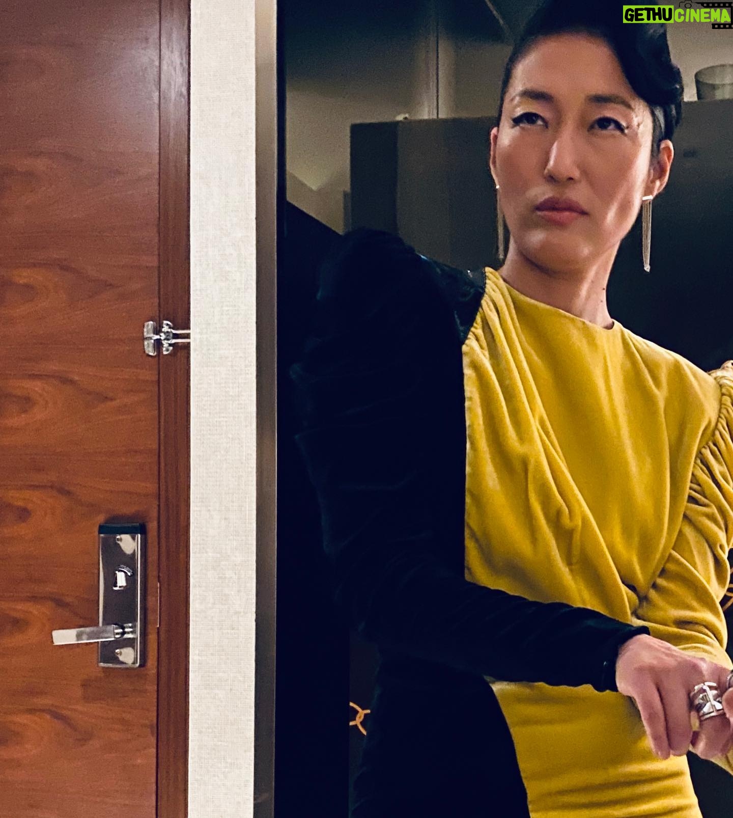 Jihae - 1K Likes - Inspiring night at Glamour Women of the Year with incredible women working towards positive change. Thank u @glamour @sambarry for having me. I was so moved by all the compassionate change makers.
My amazing team @danniellethomas @rscapellan @bri_face_killa @masondharris @teamid ; the glam team & my besties 👯♂️ @rita_nakouzi @oceanjules8 helped me get my look together as I self styled. It takes a village!
Wearing @ronaldvanderkemp
Make up @andrewcolvinmakeup
Hair @rebekahcalo
Jewelry @blisslau
Shoes @louboutinworld Clutch @alexandermcqueen
.
.
.
#glamourwomenoftheyear #jihae #fashion #glamour