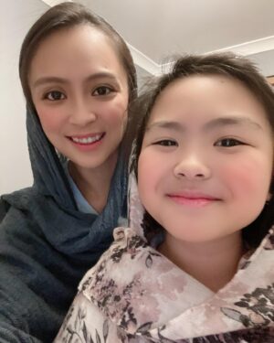 Jill Carissa Instagram - ❤️Selamat hari raya Idul Fitri❤️di hari yang fitri ini semoga kalian berbahagia meskipun keadaannya masi belum kembali seperti normal.. jangan lupa selalu bersyukur dan bahagia, mohon maaf lahir batin yaa 😊🙏🏻❤️#happyeidmubarak #mohonmaaflahorbatin #selamatidulfitri #bersyukur #diharikemenangan #Godblessyouall