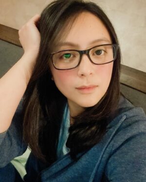 Jill Carissa Instagram - Kepikiran kalian yg di Indonesia.. Keluarga deket, keluarga jauh, sepupu, keponakan, om, tante, temen deket, temen kenal, dan temen yg anggep saya bekas temannya😅, .. semoga kalian selalu dilindungi Tuhan dan selalu sehat. Buat yang kena Covid😭, semoga lekas sembuh ya.. 🙏🏻🙏🏻.. mari berdoa bersama agar kalian smua bisa melalui pandemi ini🙏🏻.. yg belum vaksin, segera vaksin supaya imunitas tubuh bertambah.. #prayforindonesia #damncovid #vaccinated #letsgetvaccinated #praytogether #hope #faith #GBU