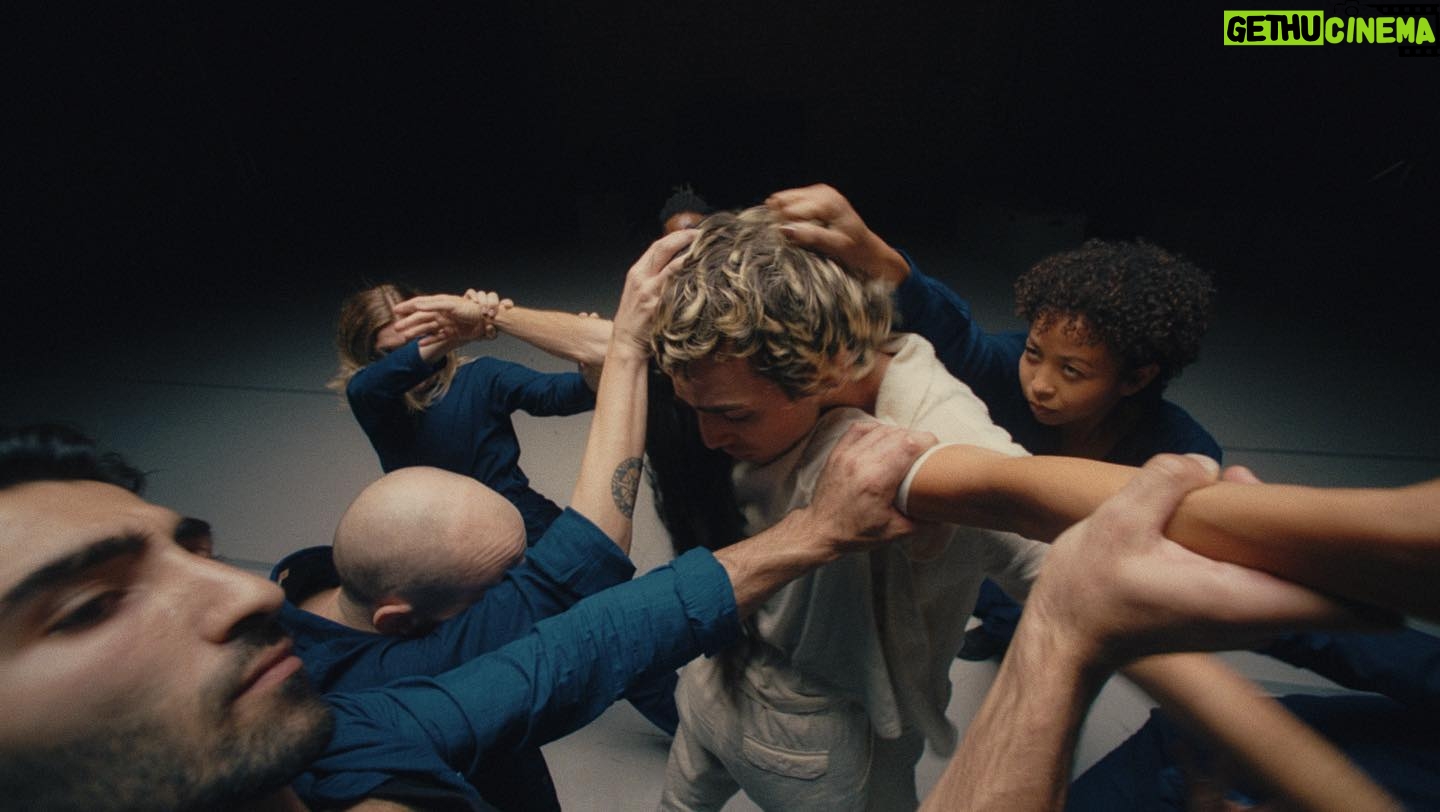 Jillian Meyers - 1.4K Likes - My favorite kind of making is making with friends. I am humbled and honored by the talented friends that came together to make this! Thank you @halfaliveco for having us. A whole world can live in an embrace… and usually does.
half•alive - “Subliminal”
⠀
Dancers: @biancavallar, @billymustapha , @ryanmarkspencer, @andreaabess, @rileyhiggins29, @sasha.d.rivero, @antaviusellison
⠀
Director: @ravishankara
Choreographer: @jillymeyers
Cinematographer: @omgdlb
⠀
Production Co: @antigravityacademy
Producer: @claire.dcp
EP: @doug_klinger
⠀
Key Grip: Roman Reardon
BBG: @celebritypodcast
1st AC: @lucyblumenfield
2nd AC: @courtcoker
PA: @justin_appell
Stylist: @steadyholiday
⠀
Editor / VFX @ravishankara
⠀
Colorist: @kaitlynbattistelli w/ @ethos_studio
⠀
Made in Collaboration with @industryofallnations
⠀
Thanks to @ladanceproject, @otm_cameralighting, @travis_auclair, @danadaners
⠀
2023