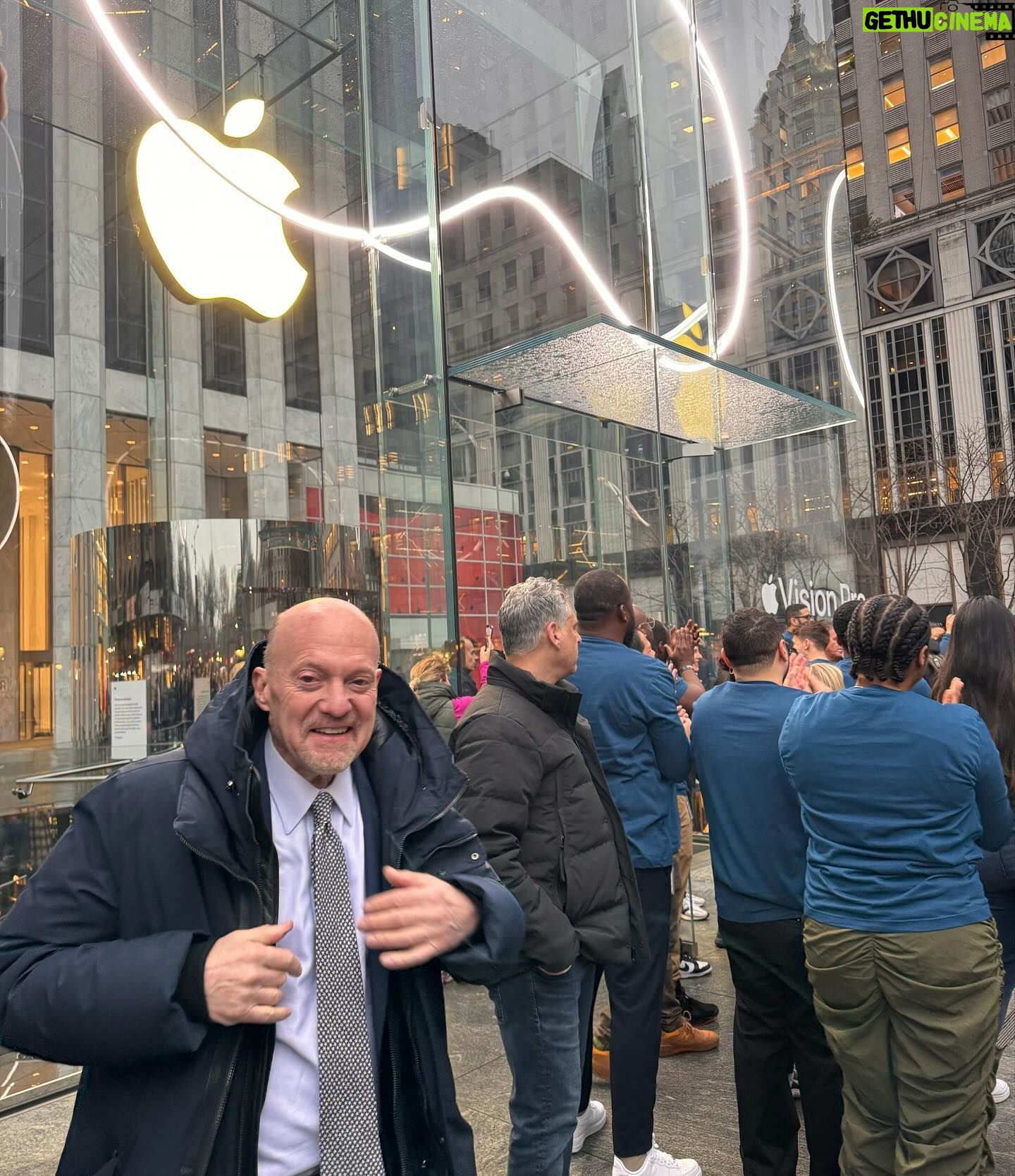 Jim Cramer - 2.8K Likes - What a morning on Fifth Avenue!