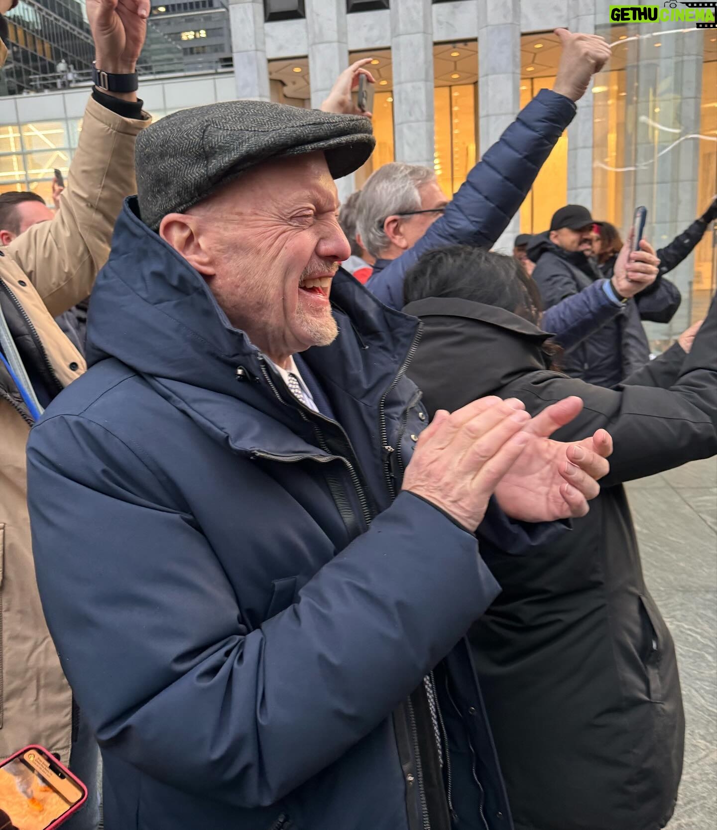 Jim Cramer - 2.8K Likes - What a morning on Fifth Avenue!