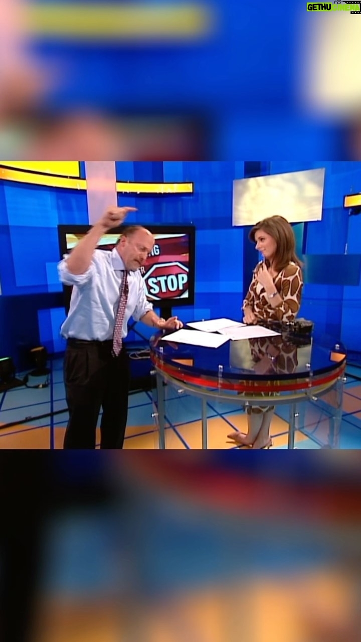 Jim Cramer - 3.2K Likes - 📺: 8/03/07
15 years later, and @jimcramer’s bringing the same passion and energy as this iconic moment.
Do you remember where you were when you heard Cramer say “THEY KNOW NOTHING!”?
.
.
.
.
#investing #stocks #stockmarket #money #federalreserve #cnbc