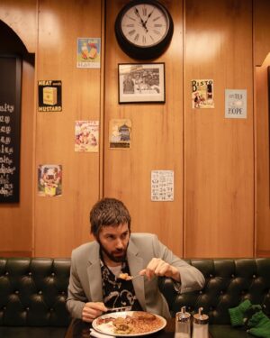 Jim Sturgess Instagram - @foxesmagazine OUT NOW 

Talking about films,  my music project @king_curious_music and superhero’s 

Pics by @wanda_martin