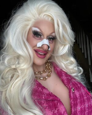 Jimbo Instagram - Swipe Right to Reveal My New Nose!

Thank you @drpaulnassif for squeezing me in last min for a #rhinoplasty before my @netflixisajoke show!

Thanks to everyone for the kind words, I don’t think it looks like a #youknowwhat either.

Can’t wait for the swelling to go up.

Look @chanelofficial …..*inspired

#newme #hi #newdicknosewhodis #rhinoplasty #botched #plasticsurgery #drag #queen #beauty #growernotashower