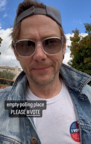 Jimmi Simpson Instagram - Polling place was empty… please #VOTE